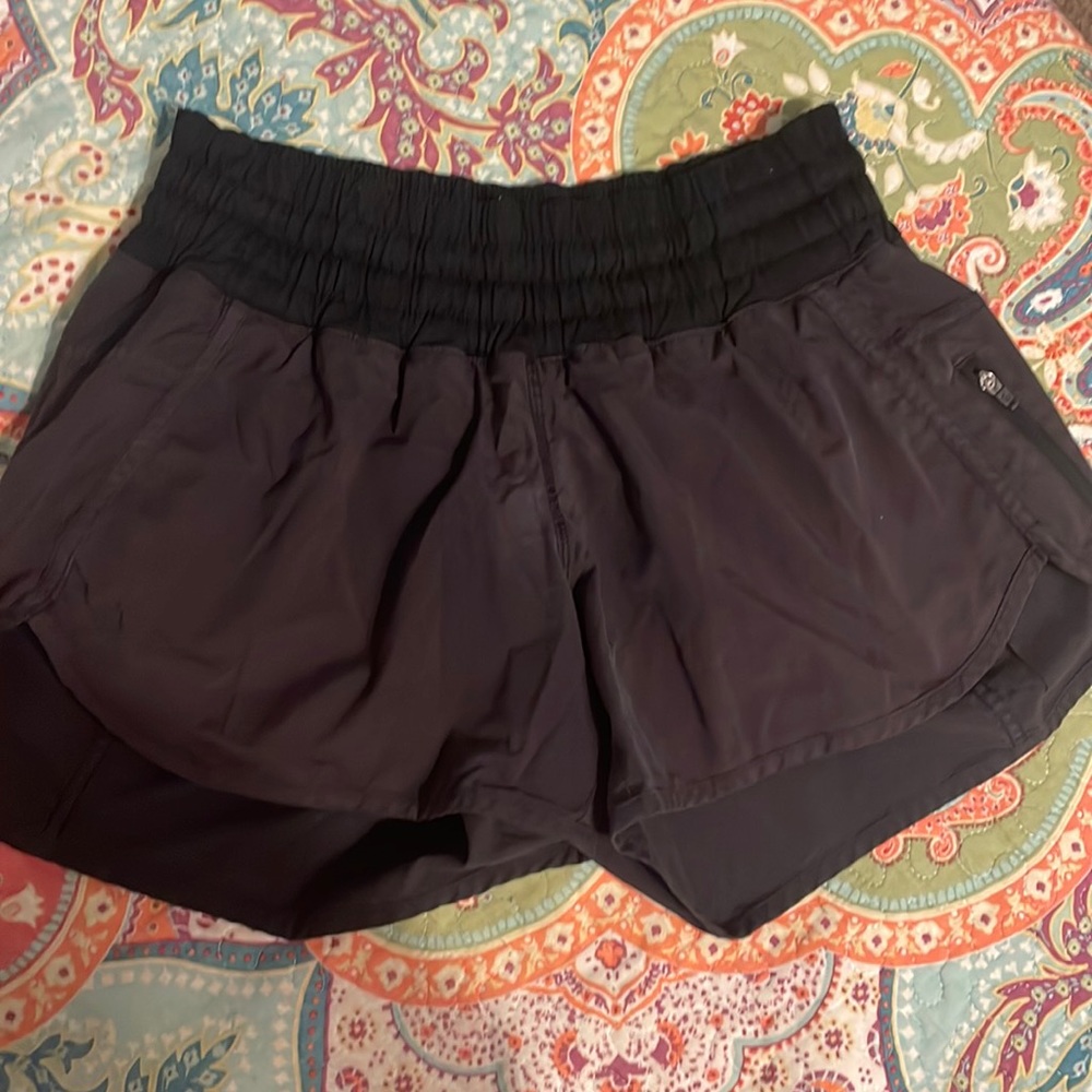 black/charcoal gray lululemon🍋 4” shorts
